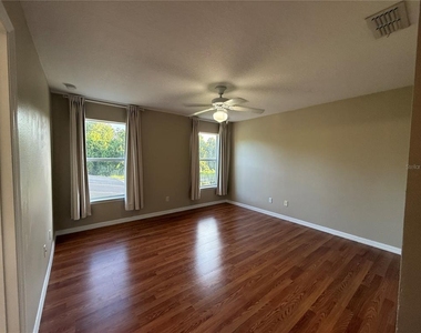 260 Blue Jay Way - Photo Thumbnail 8