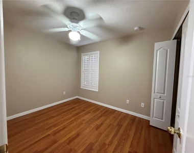 260 Blue Jay Way - Photo Thumbnail 6