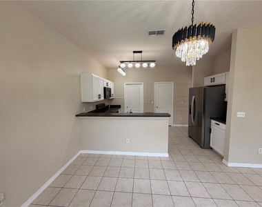 260 Blue Jay Way - Photo Thumbnail 2
