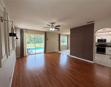 260 Blue Jay Way - Photo Thumbnail 1
