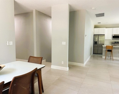 358 Cherokee Avenue - Photo Thumbnail 3