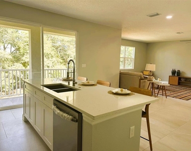 358 Cherokee Avenue - Photo Thumbnail 9