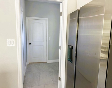 358 Cherokee Avenue - Photo Thumbnail 16