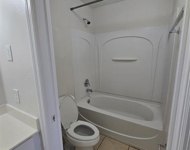 2790 Club Cortile Circle - Photo Thumbnail 20