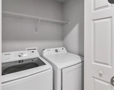 2917 Fieldwood Circle - Photo Thumbnail 10