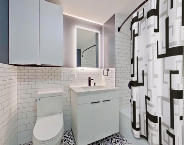 27 Montrose Avenue - Photo Thumbnail 4