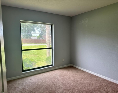 5020 Ne 7th Street - Photo Thumbnail 3