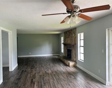 5020 Ne 7th Street - Photo Thumbnail 1