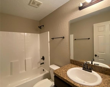 16618 Sw 31st Circle - Photo Thumbnail 12