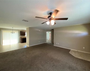 16618 Sw 31st Circle - Photo Thumbnail 2