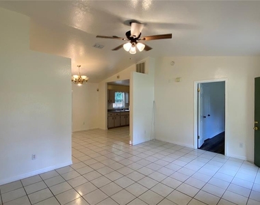 2717 Ne 17th Avenue - Photo Thumbnail 1