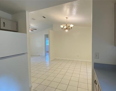2717 Ne 17th Avenue - Photo Thumbnail 7