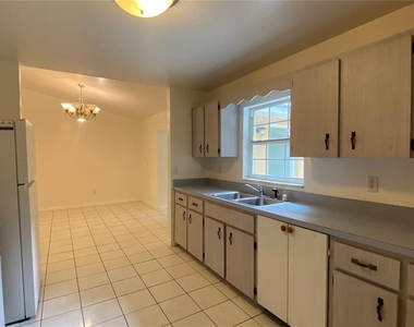 2717 Ne 17th Avenue - Photo Thumbnail 5