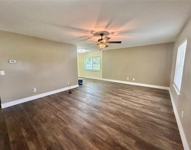 770 Sw 125th Avenue - Photo Thumbnail 1