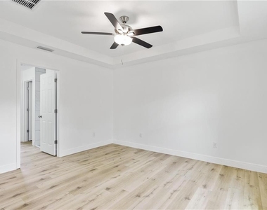 238 Locust Pass Lane - Photo Thumbnail 8