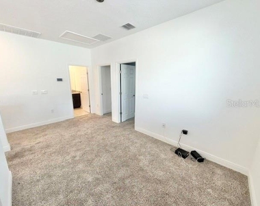 2337 Shadowland Loop - Photo Thumbnail 10