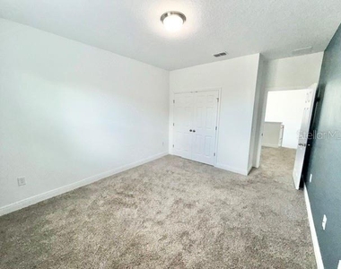 2337 Shadowland Loop - Photo Thumbnail 12