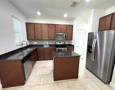 12784 Garridan Avenue - Photo Thumbnail 4