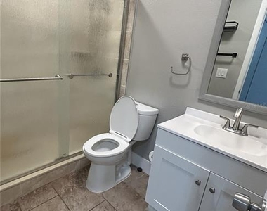 4405 S Semoran Boulevard - Photo Thumbnail 11