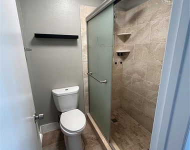 4405 S Semoran Boulevard - Photo Thumbnail 12