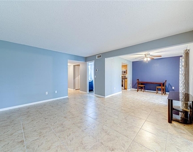 1241 Saint Andrews Drive - Photo Thumbnail 18