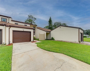 1241 Saint Andrews Drive - Photo Thumbnail 2