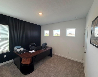 2144 Keystone Pass Boulevard - Photo Thumbnail 32