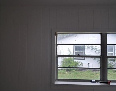 209 Bayshore Drive - Photo Thumbnail 17