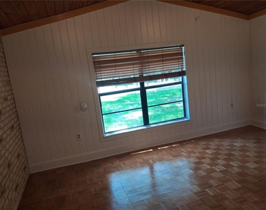 209 Bayshore Drive - Photo Thumbnail 12