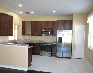 925 Torrey Pine Drive - Photo Thumbnail 2