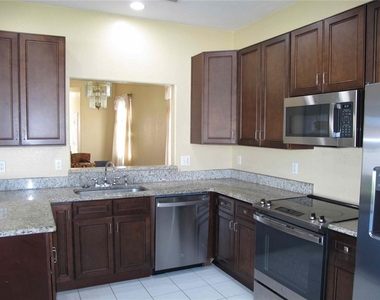 925 Torrey Pine Drive - Photo Thumbnail 3