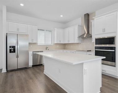6573 Quest Street - Photo Thumbnail 2