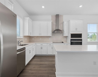 6573 Quest Street - Photo Thumbnail 3
