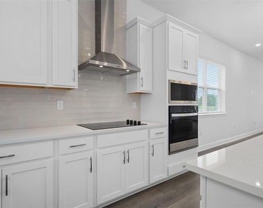 6573 Quest Street - Photo Thumbnail 4