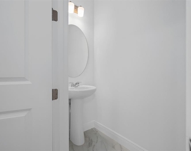 6573 Quest Street - Photo Thumbnail 6