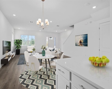 6573 Quest Street - Photo Thumbnail 9