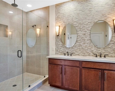 921 Taramundi Drive - Photo Thumbnail 11