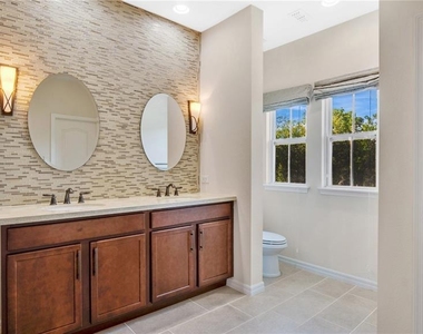 921 Taramundi Drive - Photo Thumbnail 10