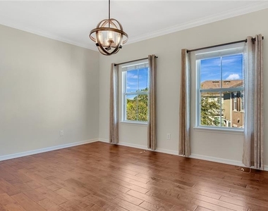 921 Taramundi Drive - Photo Thumbnail 9