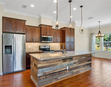 921 Taramundi Drive - Photo Thumbnail 5