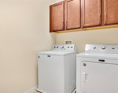 921 Taramundi Drive - Photo Thumbnail 20