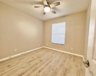 6214 Stevenson Drive - Photo Thumbnail 8