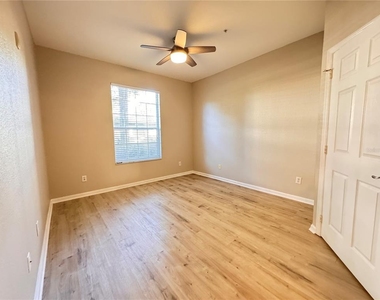 6214 Stevenson Drive - Photo Thumbnail 5