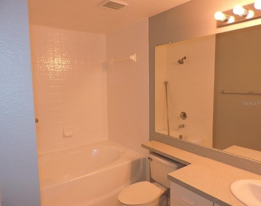 5542 Metrowest Boulevard - Photo Thumbnail 7