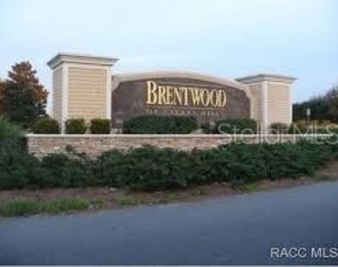 2534 N Brentwood Circle - Photo Thumbnail 16