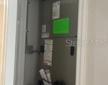 1005 Foreshore Lane - Photo Thumbnail 17