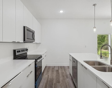 6062 Sw 154th Place Road - Photo Thumbnail 14
