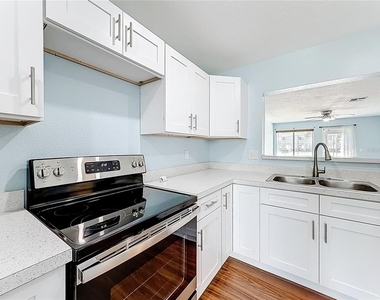 2260 Grenwich Avenue - Photo Thumbnail 6