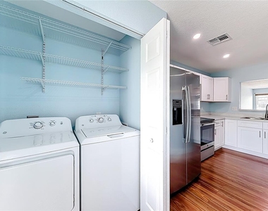 2260 Grenwich Avenue - Photo Thumbnail 11