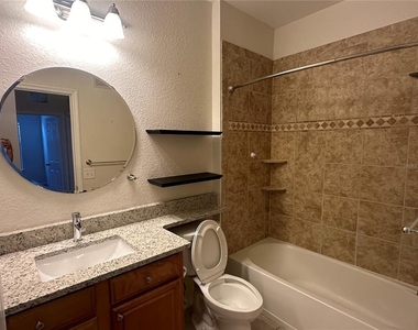 6119 Metrowest Boulevard - Photo Thumbnail 4